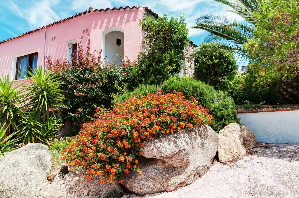 Hotel Li Graniti Baja Sardinia Exterior photo