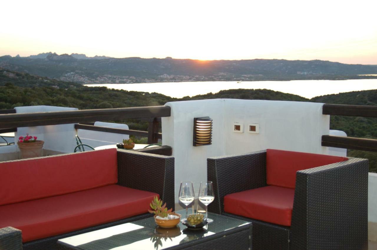 Hotel Li Graniti Baja Sardinia Exterior photo